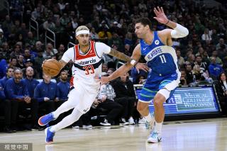 潮的推动下 潮的推动下